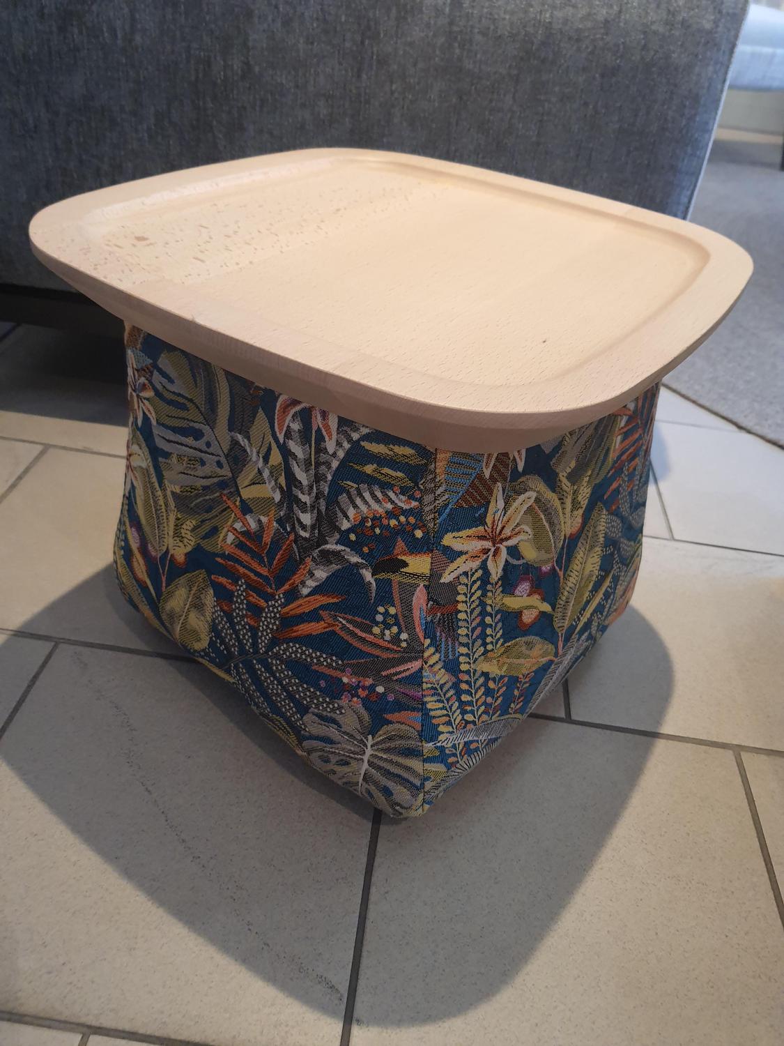 TABLE POUF